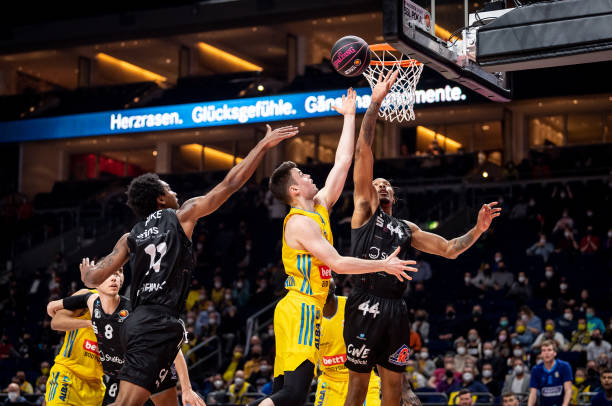 格林斯比门将皮姆：我是曼联球迷，所以心里现在有点矛盾